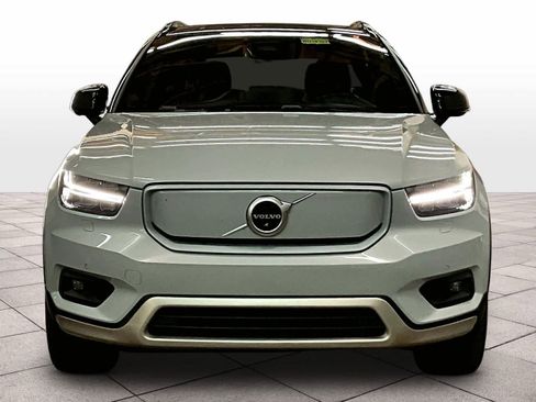 Used 2021 Volvo XC40 P8 Recharge image 3