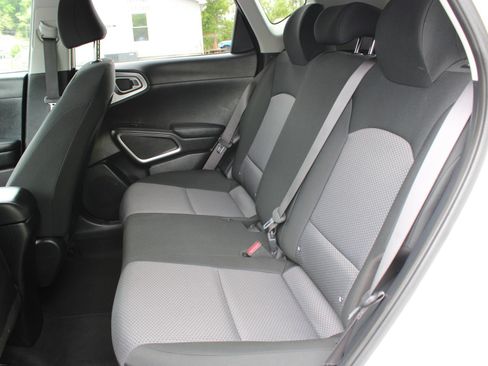 Used 2025 Kia Soul LX FWD image 18