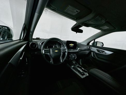 Used 2025 Chevrolet Blazer LT FWD image 18