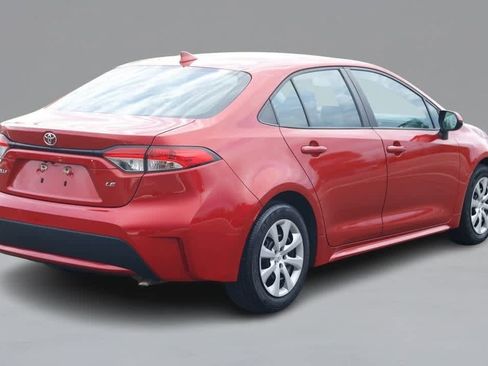 Used 2020 Toyota Corolla LE image 5
