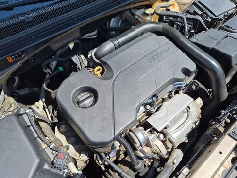 Used 2018 Chevrolet Malibu LT FWD image 13
