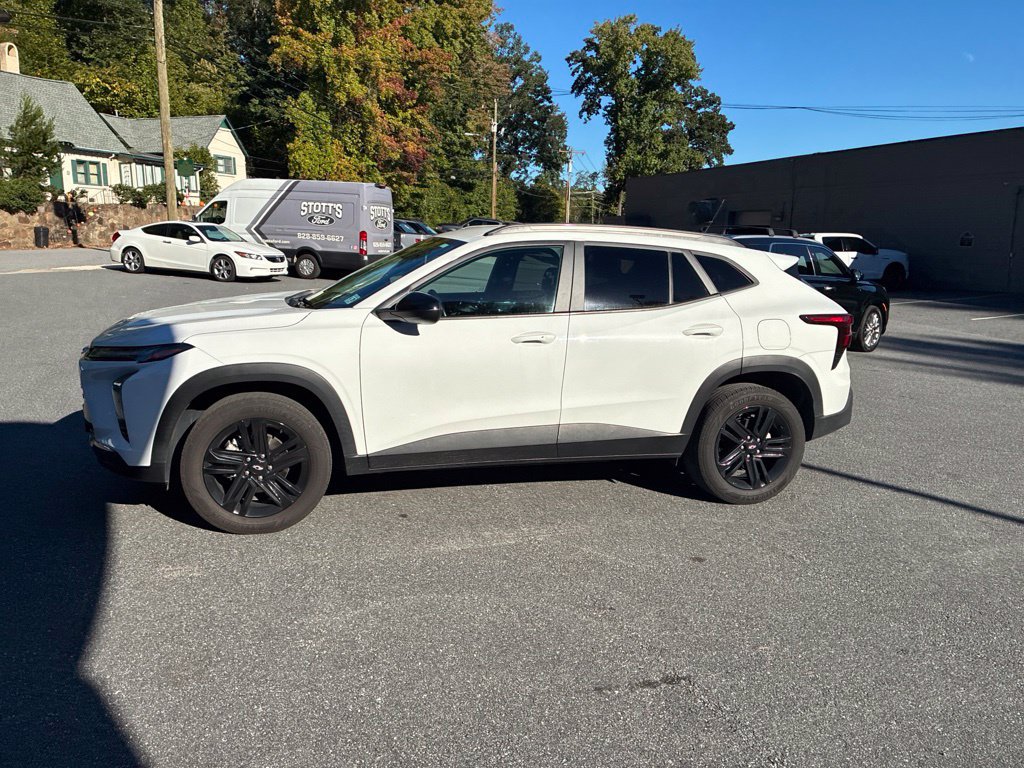 Used 2024 Chevrolet Trax ACTIV w/ Driver Confidence Package FWD image 6