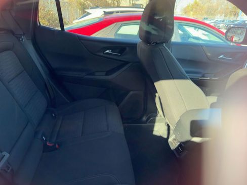 Used 2025 Chevrolet Equinox LT image 9