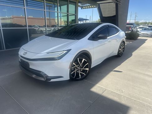 Used 2024 Toyota Prius Prime Premium FWD image 1