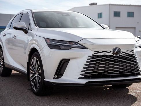 Used 2023 Lexus RX 350 AWD image 3
