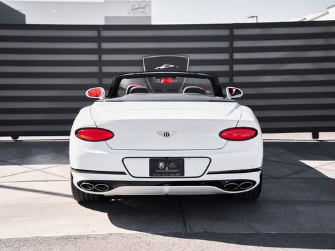 Used 2023 Bentley Continental GT Azure image 15