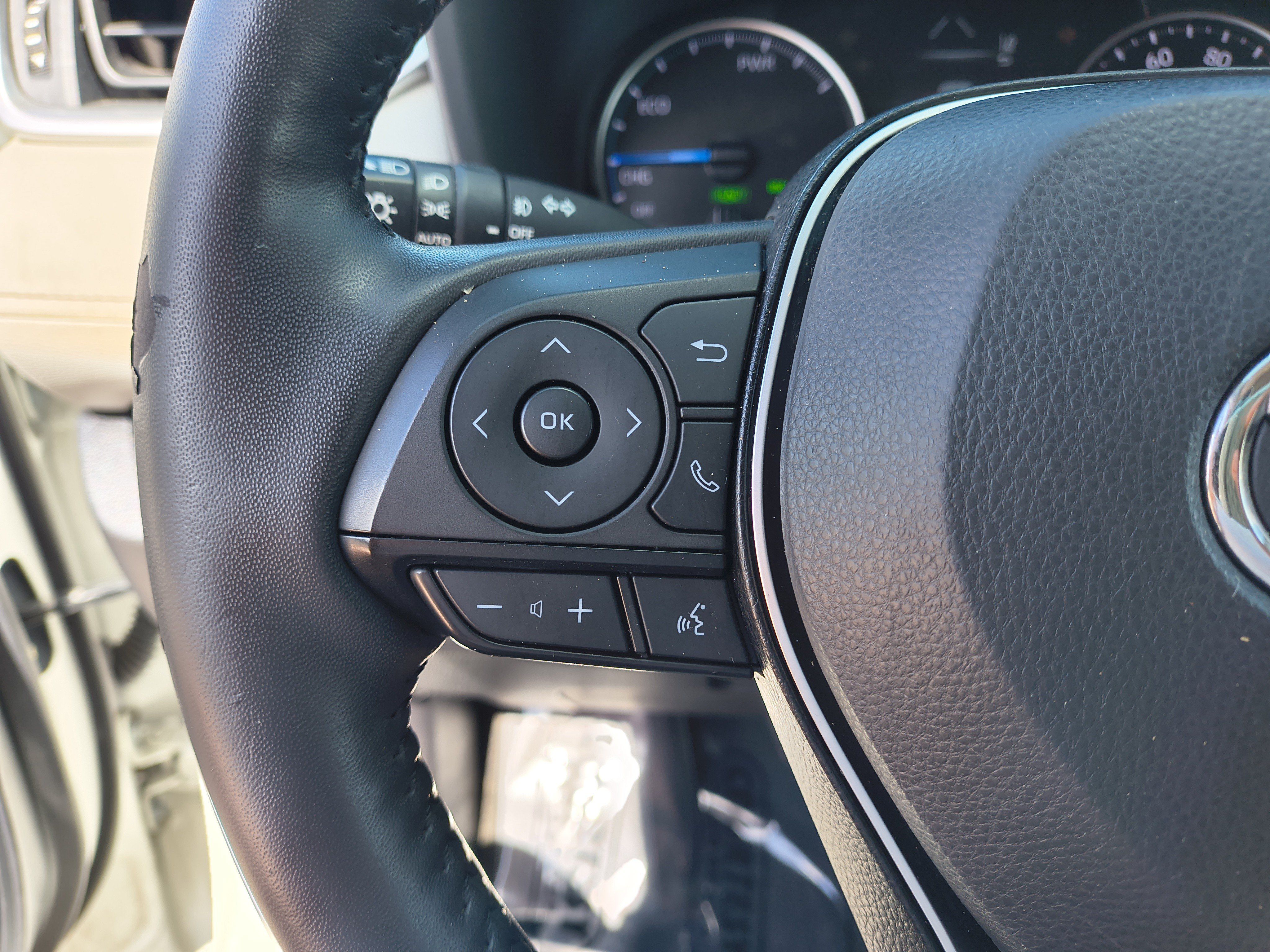 Used 2021 Toyota RAV4 XLE Premium AWD/4WD image 30