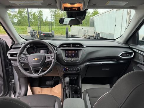 Used 2023 Chevrolet TrailBlazer LS FWD image 20