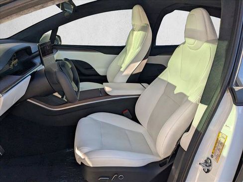 Used 2022 Tesla Model X image 16