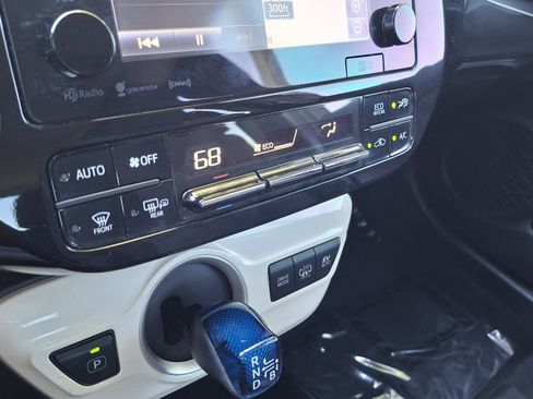 Used 2017 Toyota Prius Prime Plus FWD image 14