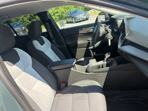 Used 2025 Chevrolet Trax LS w/ LS Convenience Package FWD image 36