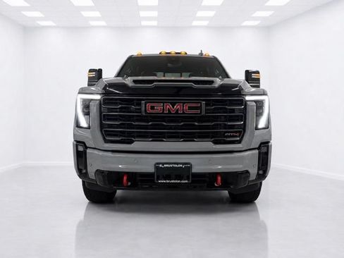 Used 2024 GMC Sierra 2500 AT4 w/ Technology Package AWD/4WD image 4