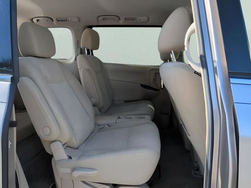 Used 2011 Nissan Quest S image 31