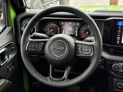 New 2025 Jeep Gladiator Sport image 25