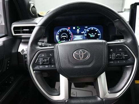 Used 2025 Toyota 4Runner TRD Off-Road Premium AWD/4WD image 8