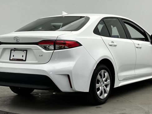 Used 2024 Toyota Corolla LE image 7