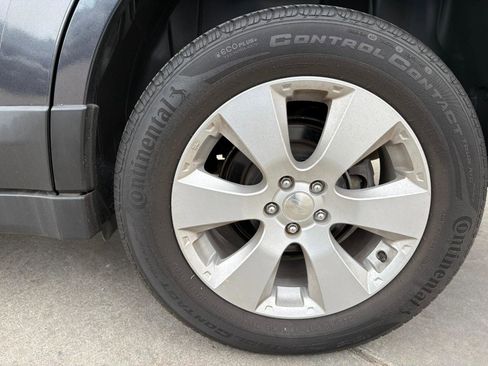 Used 2011 Subaru Outback 2.5i Limited image 8