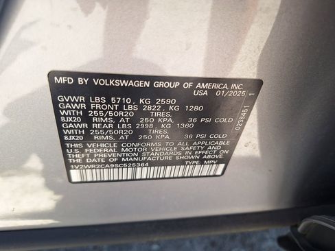 Used 2025 Volkswagen Atlas SE FWD image 31