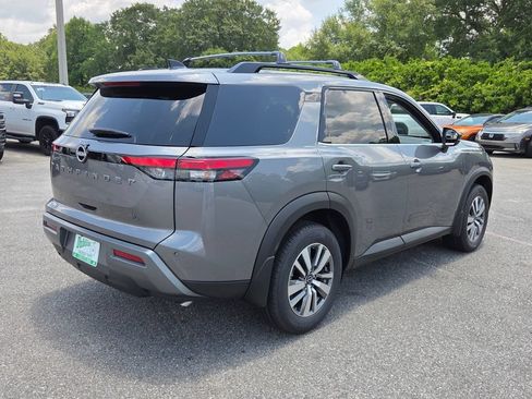 New 2026 Nissan Pathfinder SL FWD image 10