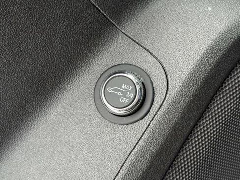 Used 2023 GMC Acadia AT4 w/ Technology Package image 20