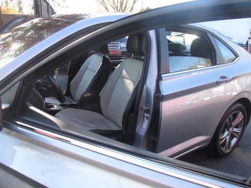 Used 2019 Volkswagen Jetta R-Line image 52