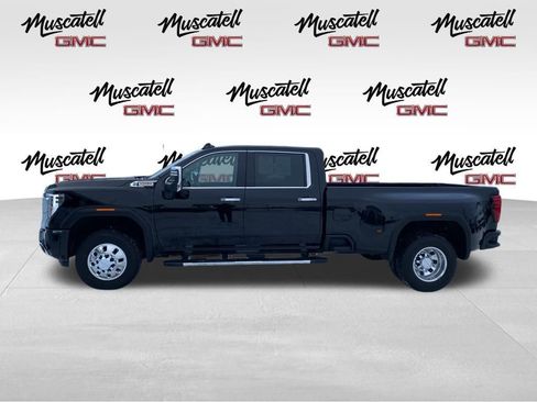 Used 2025 GMC Sierra 3500 Denali w/ Denali Reserve Package image 9