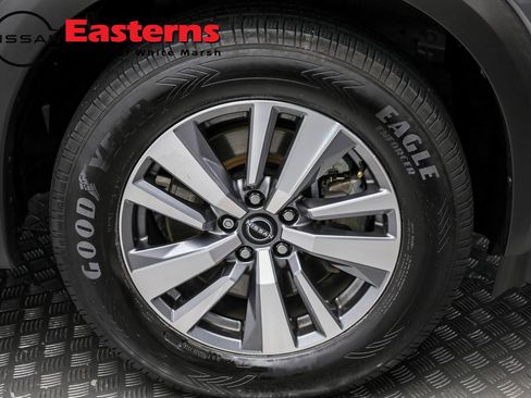 Used 2023 Nissan Pathfinder SL AWD/4WD image 32