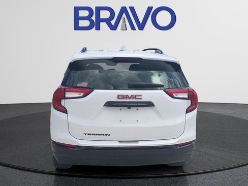 Used 2024 GMC Terrain SLE w/ Driver Convenience Package FWD image 8