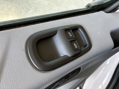 Used 2019 Ford Transit 150 XLT image 10