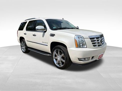 Used 2007 Cadillac Escalade AWD w/ Information Package image 1