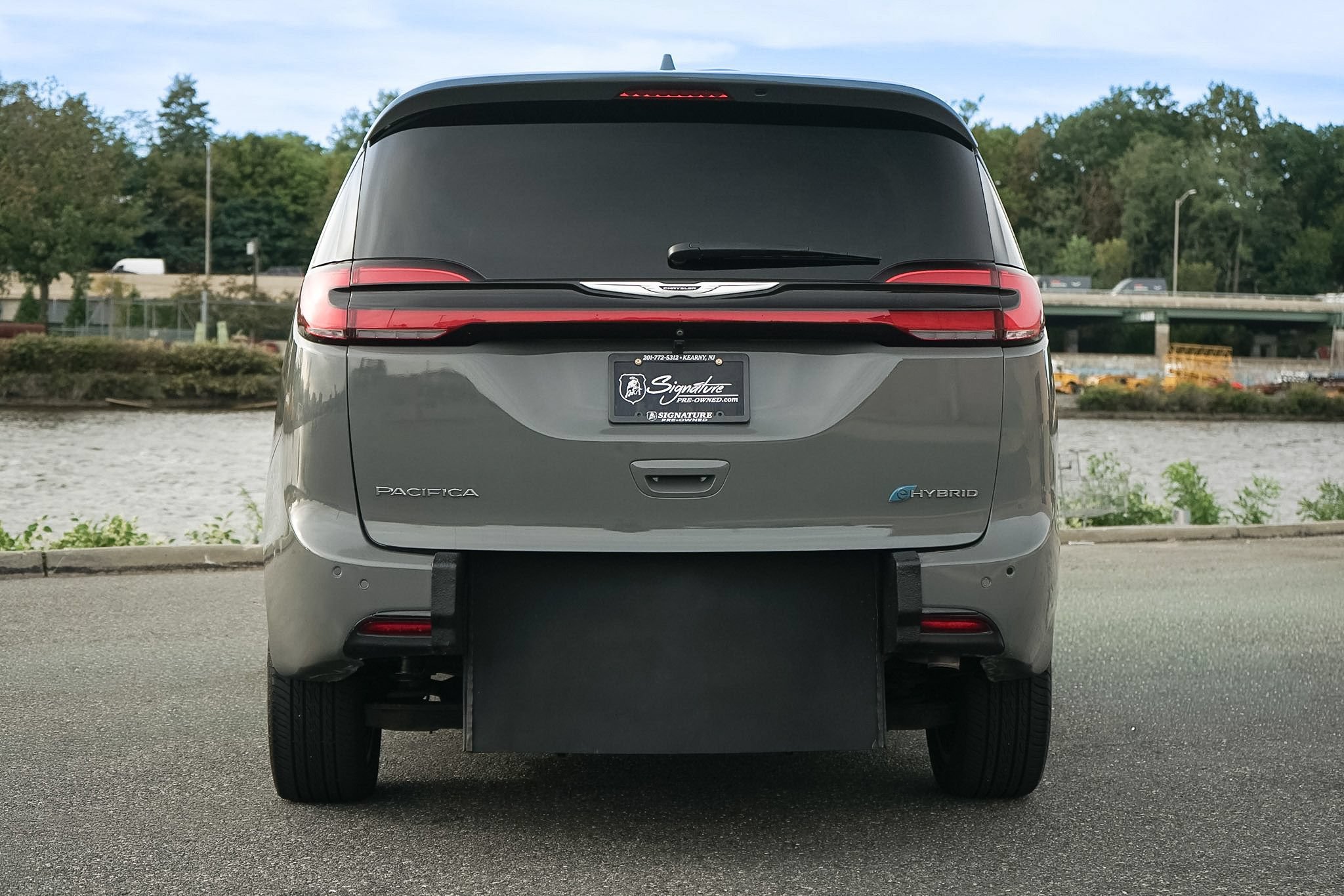 Used 2021 Chrysler Pacifica Touring-L w/ Uconnect Theater Family Group FWD image 37