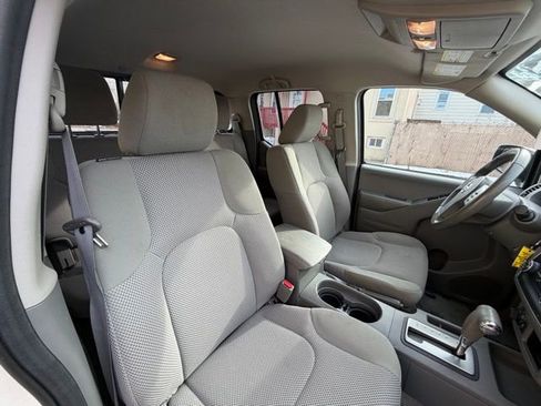 Used 2018 Nissan Frontier SV image 31