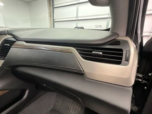 Used 2019 GMC Yukon Denali w/ Denali Ultimate Package image 13