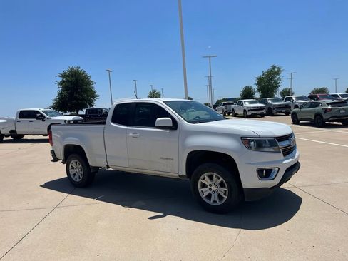 Used 2018 Chevrolet Colorado LT w/ LT Convenience Package RWD image 7