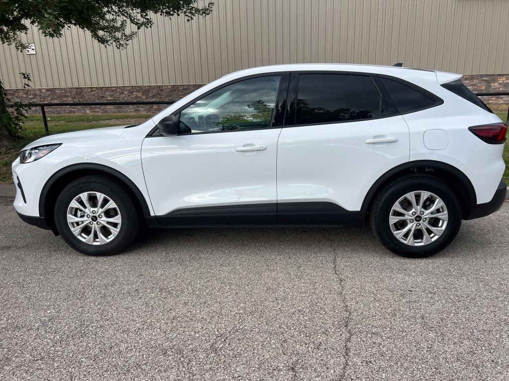 Used 2025 Ford Escape Active FWD image 9