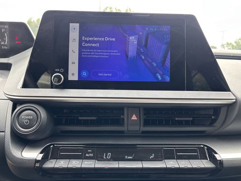 Used 2025 Toyota Prius LE FWD image 21