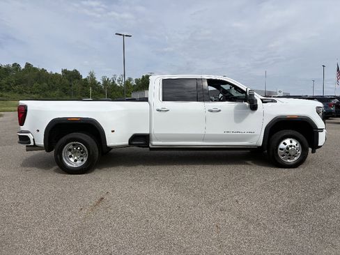 Used 2024 GMC Sierra 3500 Denali Ultimate AWD/4WD image 6