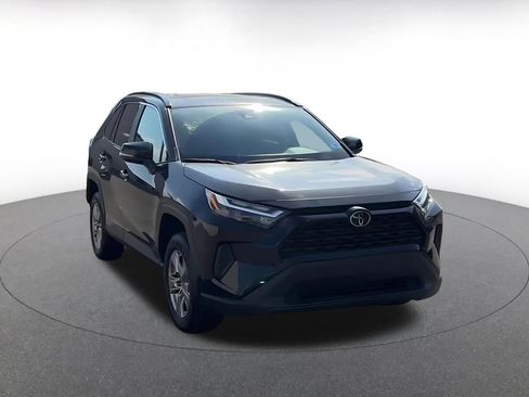 Used 2025 Toyota RAV4 XLE w/ Convenience Package AWD/4WD image 3