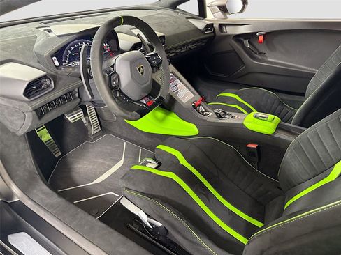 Used 2023 Lamborghini Huracan STO image 13