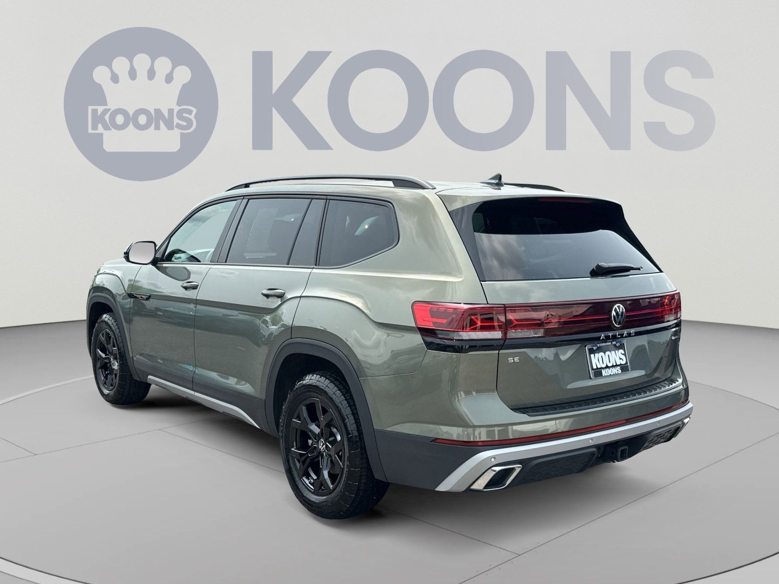 Used 2025 Volkswagen Atlas Peak Edition SE AWD/4WD image 14
