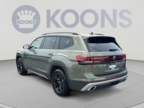 Used 2025 Volkswagen Atlas Peak Edition SE AWD/4WD image 14