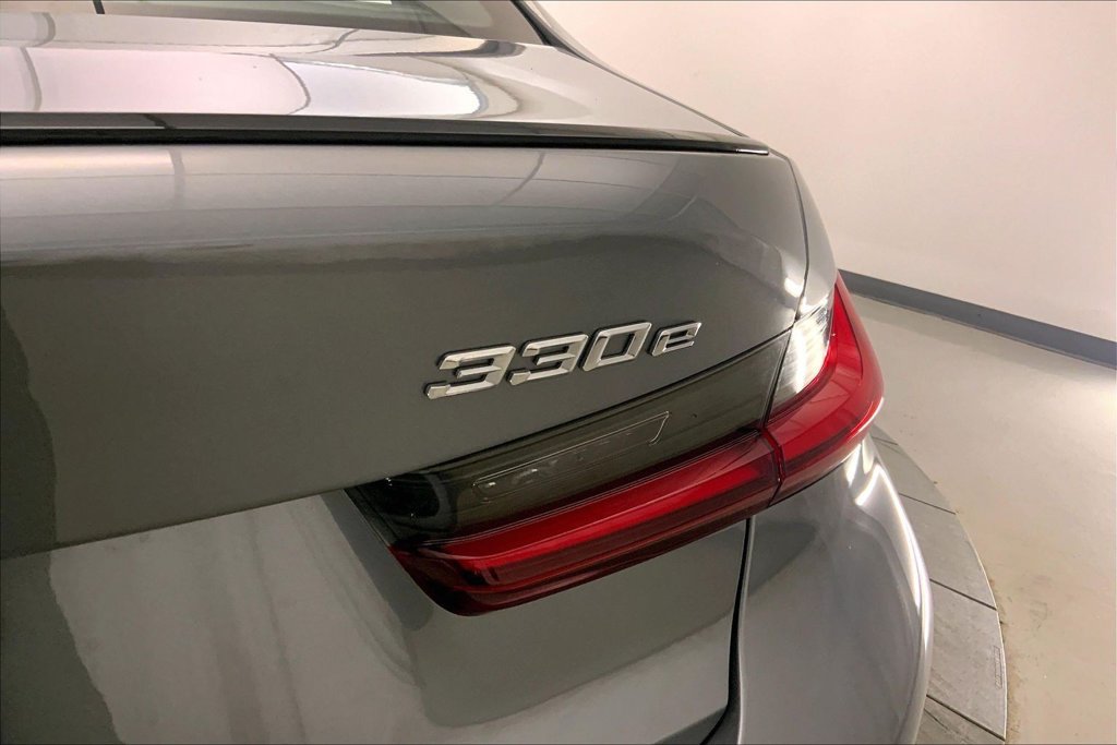 Certified 2024 BMW 330e xDrive w/ Premium Package AWD/4WD image 30