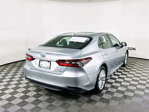 Used 2023 Toyota Camry LE image 3