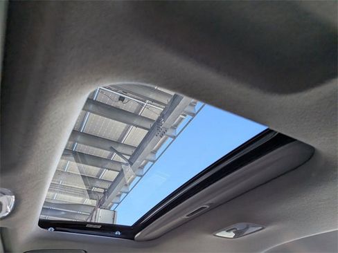 Used 2025 Hyundai Elantra SEL image 29