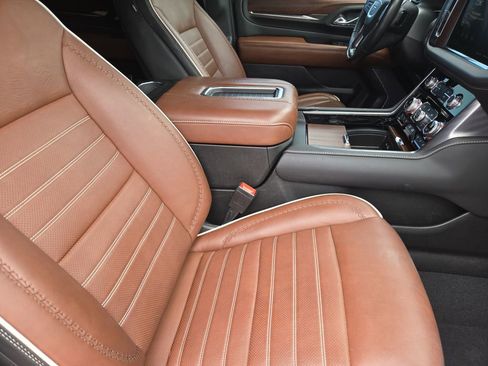 Used 2023 GMC Yukon Denali Ultimate AWD/4WD image 19