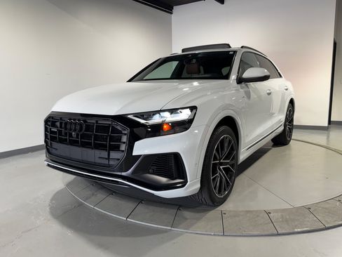 Used 2021 Audi Q8 Premium Plus w/ Premium Plus Package AWD/4WD image 3