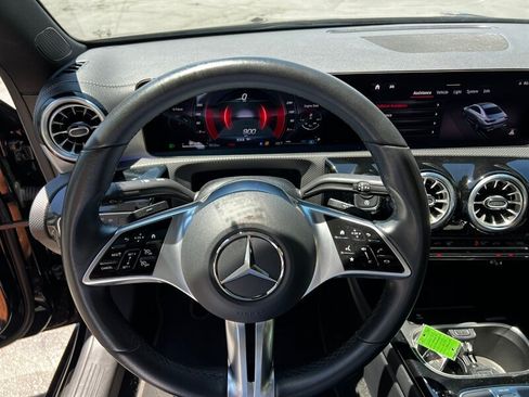 Used 2025 Mercedes-Benz CLA 250 4MATIC image 32
