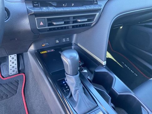 Used 2025 Toyota Camry SE image 37