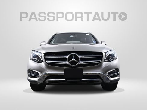Used 2019 Mercedes-Benz GLC 300 4MATIC image 2