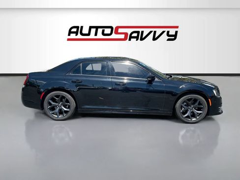 Used 2022 Chrysler 300 S w/ Comfort Group RWD image 8